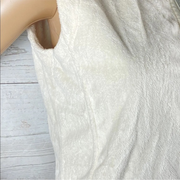 Horny Toad Minky Vest 💕 - Picture 6 of 13